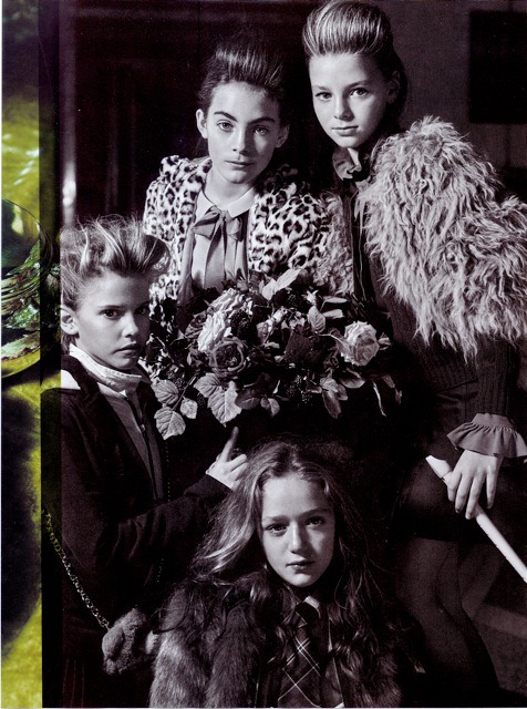 VOGUE BAMBINI Novembre Photo : Michel Comte Stylist : Enrica Ponzellini Hair : Pier Giuseppe Moroni assistito da Yasantha Chanaka Make up : Giulia Cigarini